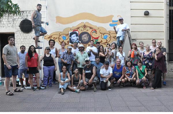 La Asociación de Fileteadores homenajeó con un mural al fileteador de Mataderos 