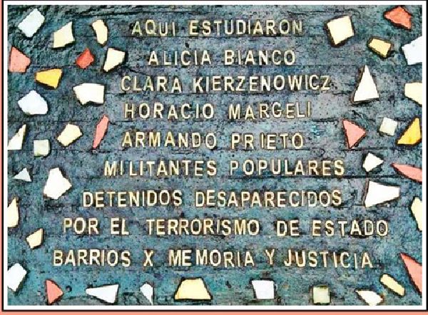 Se rindiÃ³ homenaje a alumnos desaparecidos del Comercial NÂº 32