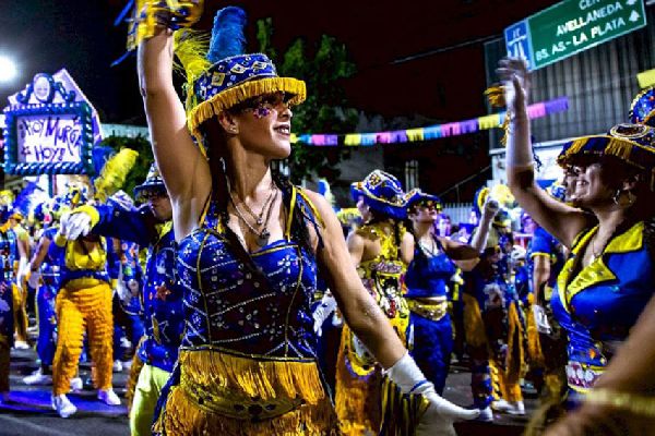 Luego de dos años sin mucho festejo, explotó el carnaval en la ciudad de Buenos Aires