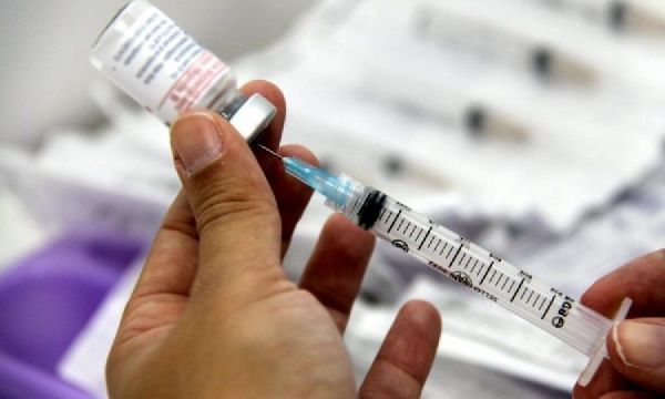 Linea Oeste  Se adelantó la edad para aplicar la segunda dosis de la vacuna triple viral