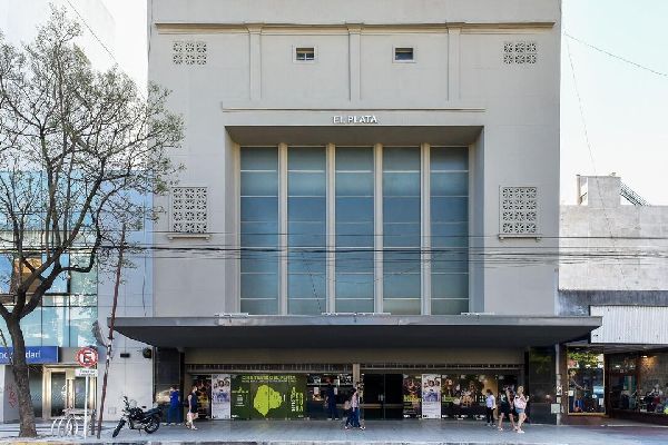 Talleres para la comunidad  en el  Cine Teatro El Plata de Mataderos 